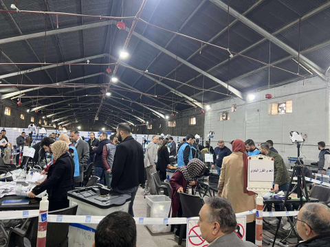 دەست بە هەژمارکردنەوەی دەستیی دەنگەکانی ئه‌نجوومه‌نی پارێزگاكانی عێراق کرا